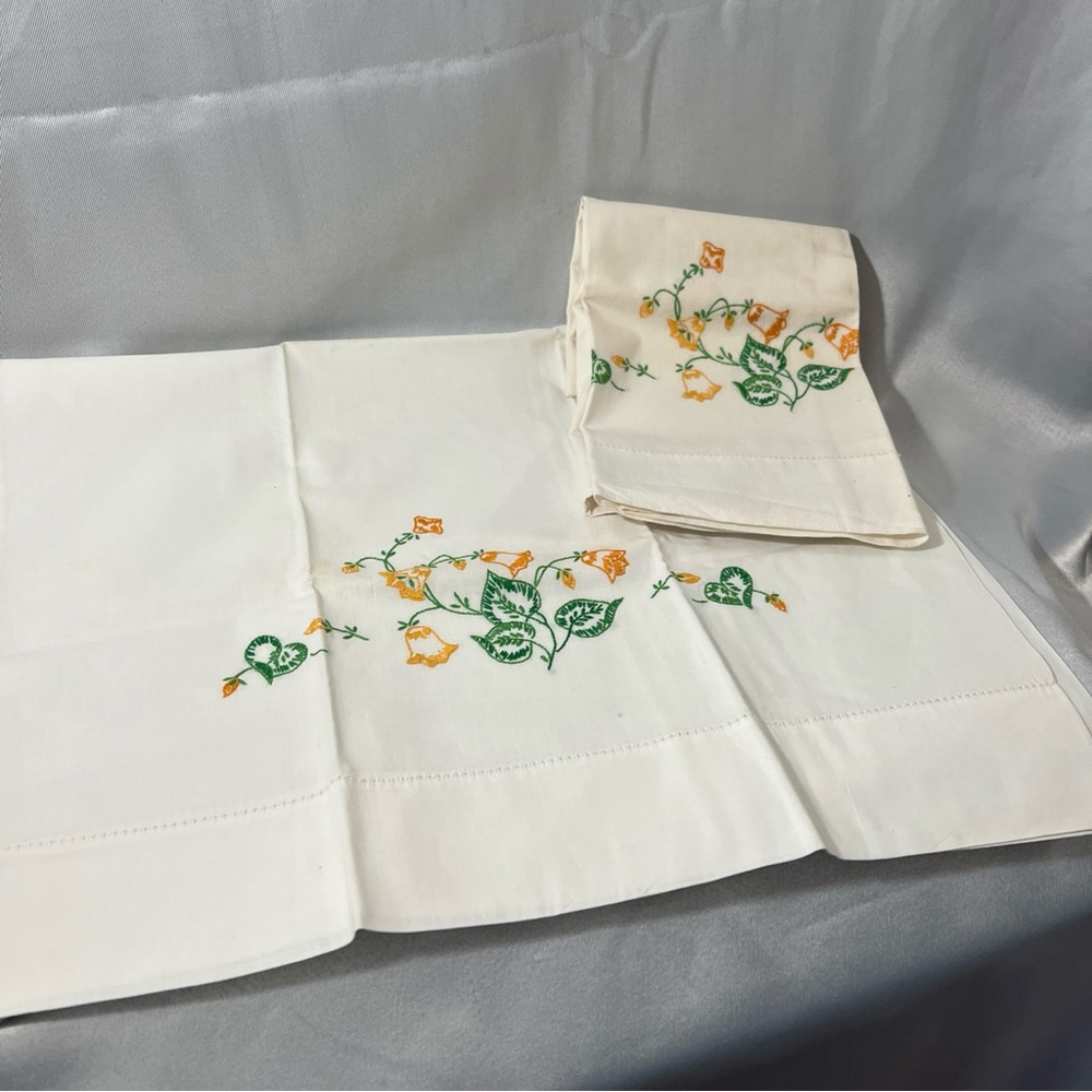 Embroidered handmade vintage‎ Floral pillowcase set Linens cottage decor